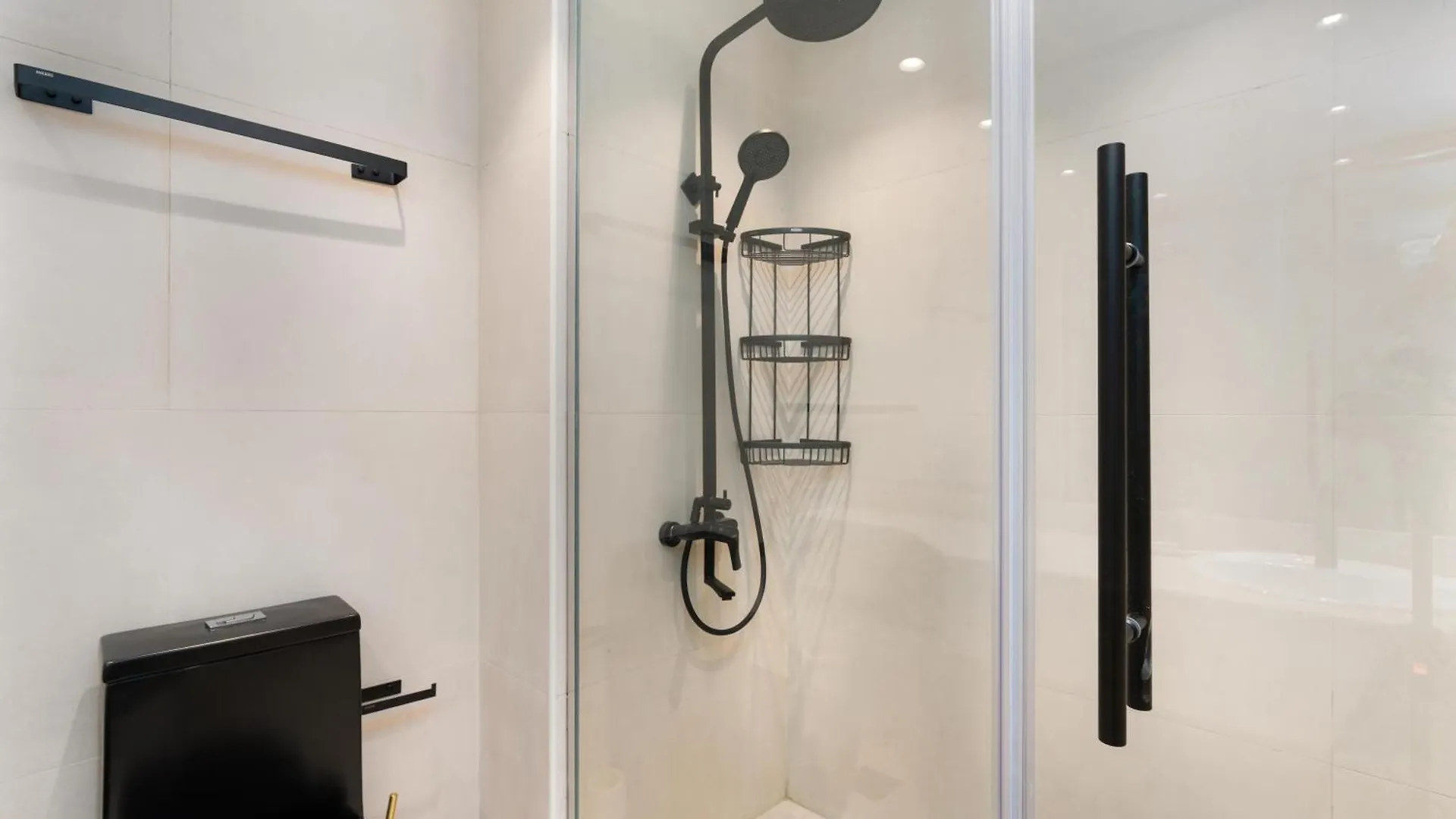Renovated Studios In Nature At Discovery Gardens Dubai 0*,